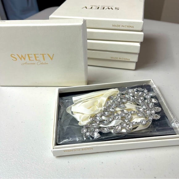 NWT SweetV Chrystal Bridal Belt - Picture 2 of 14